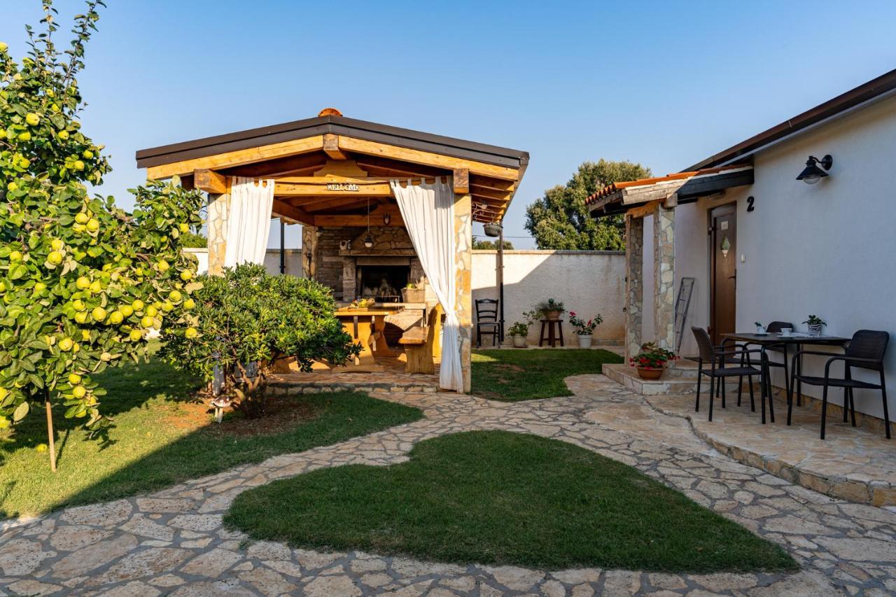Holiday Home Kerniat Pola Esterno foto