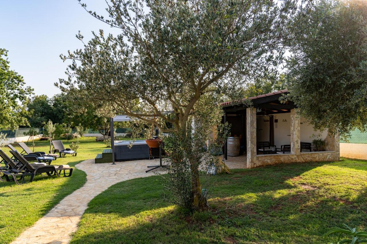 Holiday Home Kerniat Pola Esterno foto