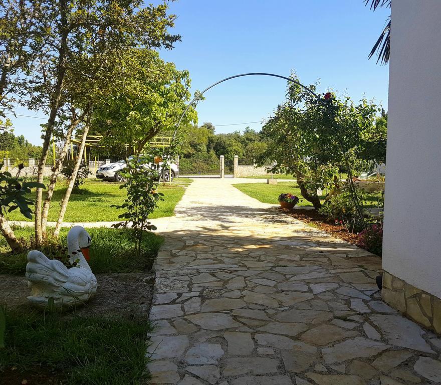 Holiday Home Kerniat Pola Esterno foto